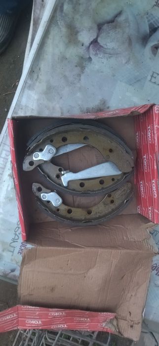 Продам задние тормозные колодки