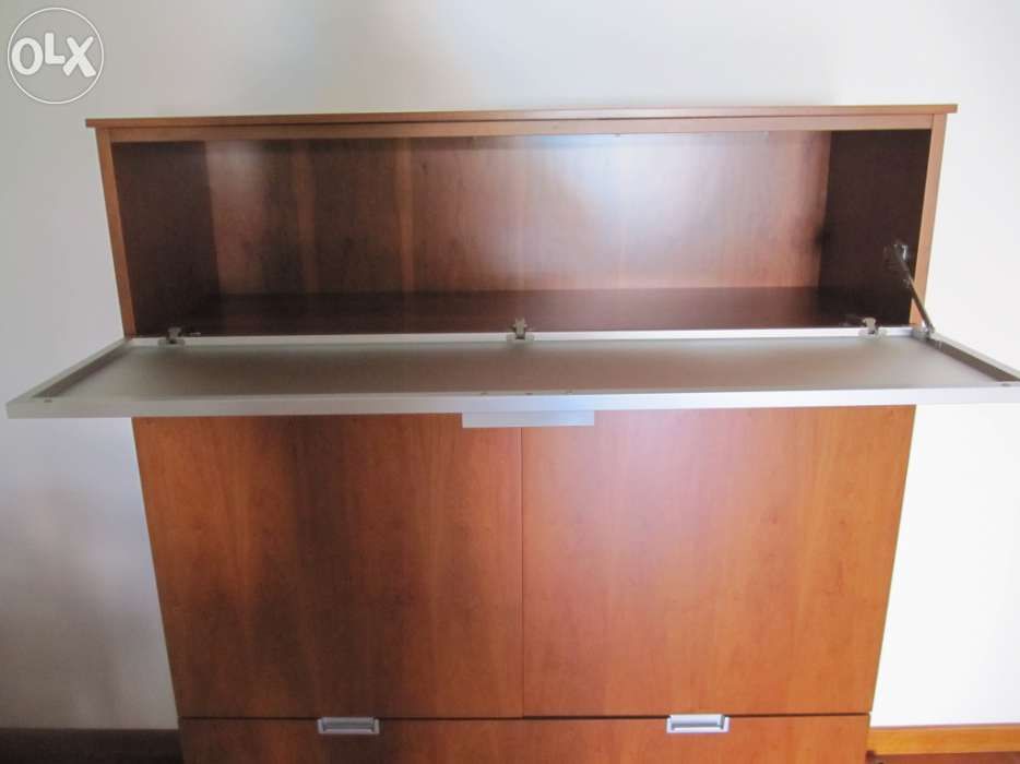 Vendo Móvel de Apoio de Sala de Jantar