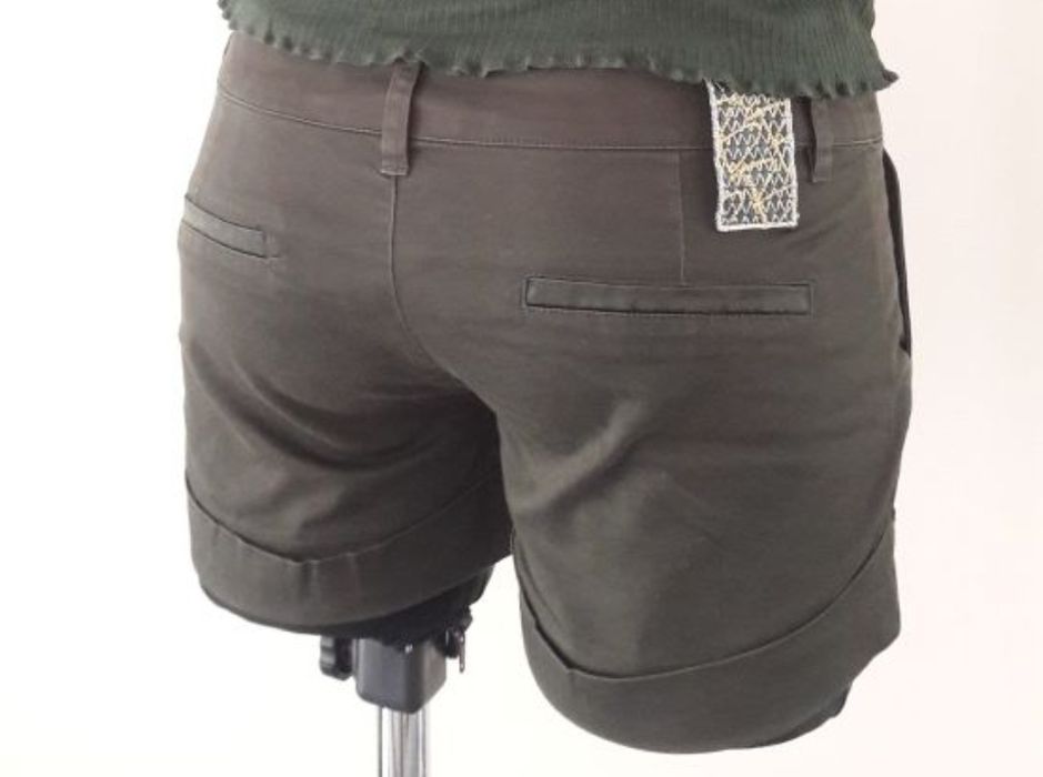 Bershka krótkie spodenki szorty khaki