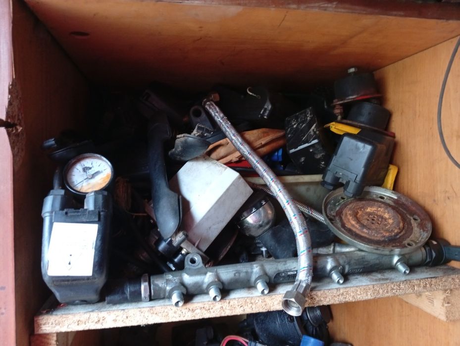 Witam posiadam do sprzedania bardzo dużą ilość części do kosiarek pomp