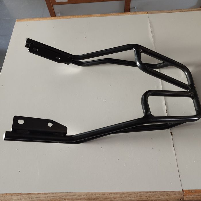 Suporte SR 9051 Givi  para Royal Enfield 650