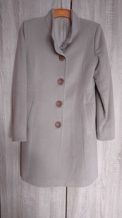 Płaszcz damski beżowy