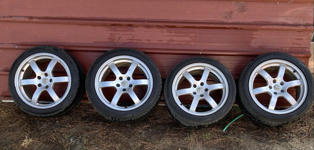 Conjunto jantes Rays forjadas 18” 5x114.3 8.5J ET33/8J ET30 CB66.1 Nissan 350z