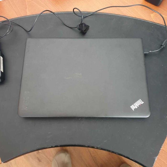 Portátil Lenovo ThinkPad E550