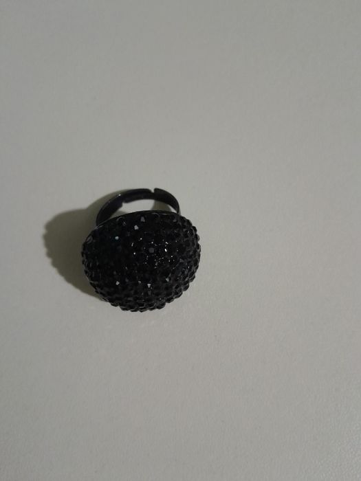 Кольцо чёрное блестящее (регулируется)