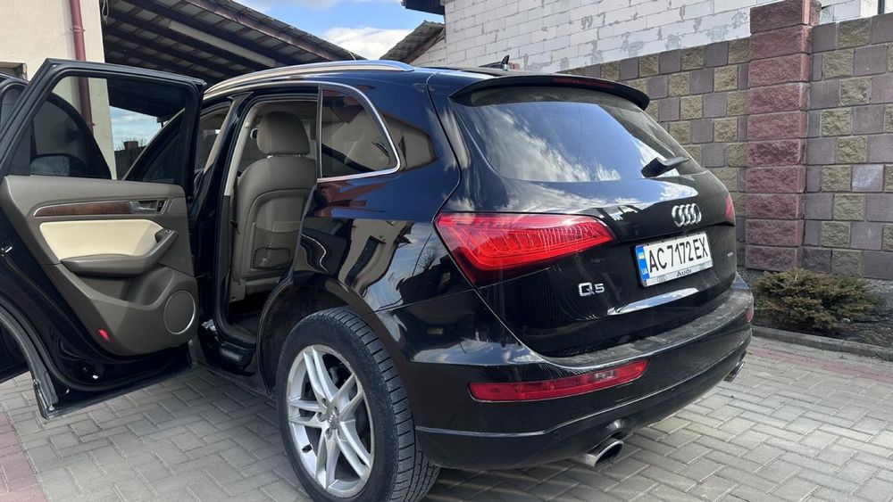 Автомобіль легковий Audi Q5