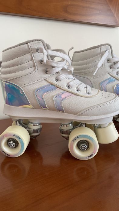Patins 4 rodas Oxelo Quad 100 brancos holográficos – aprox. Tam. 36