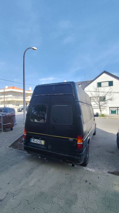Ford transit longa em bom estado