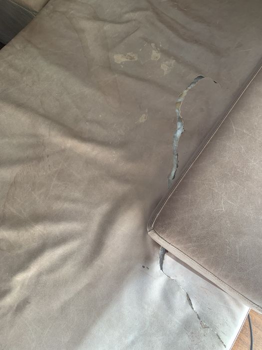 Sofa em pele genuina