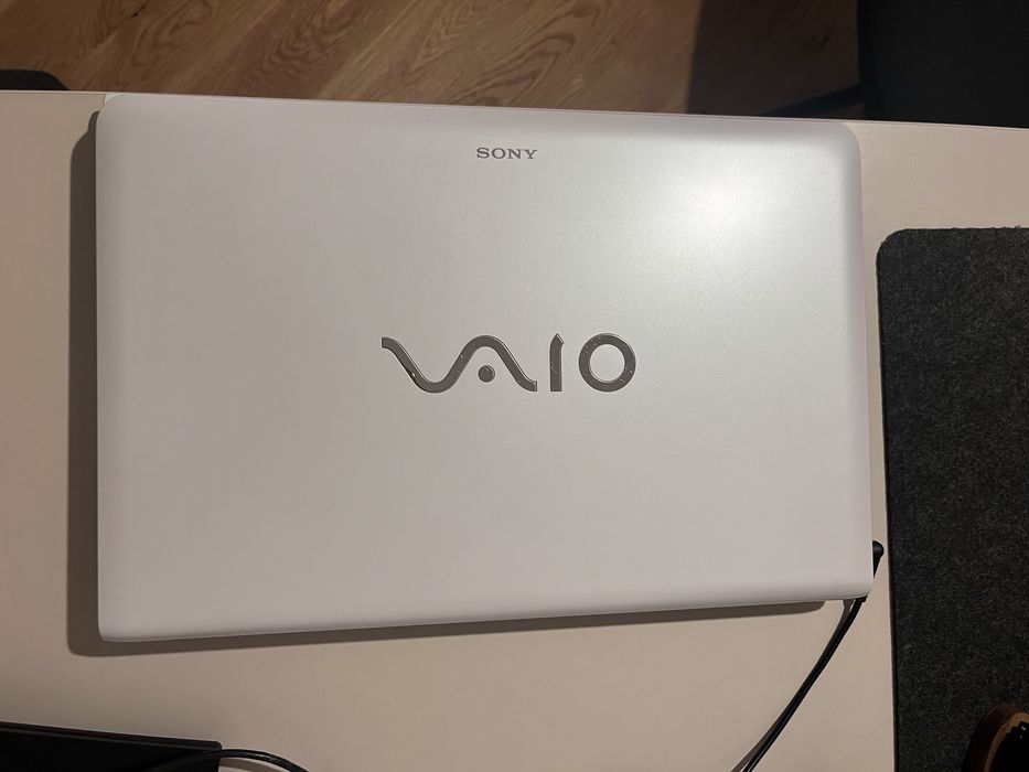 Sony VAIO unikat 17 cali