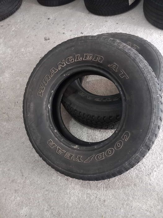 2 Pneus 235/75R15 4x4 Goodyear