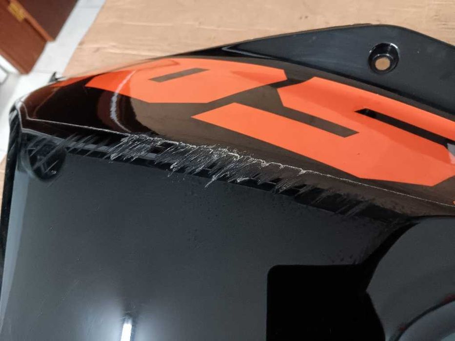 Carenagem direita do depósito KTM 1050 / 1090 / 1190 Adventure