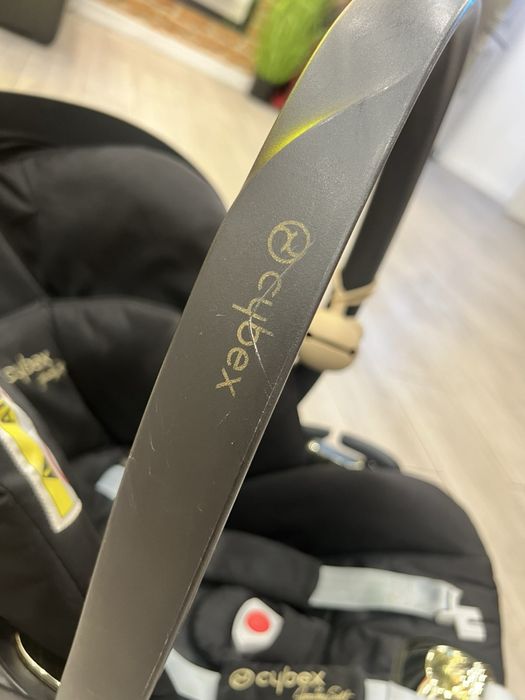 Cybex by jeremy scott автокрісло +база