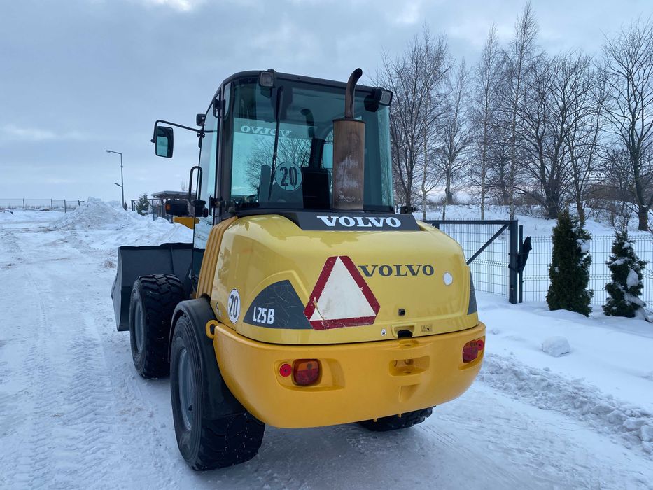 ŁADOWARKA VOLVO L 25B Z ŁYŻKĄ WIDŁY schaffer manitu jcb atlas wiedeman