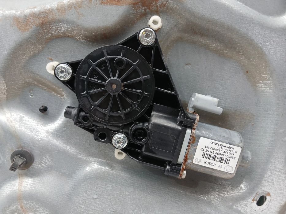 Elevador vidros frente direito KIA Venga Van (YN)