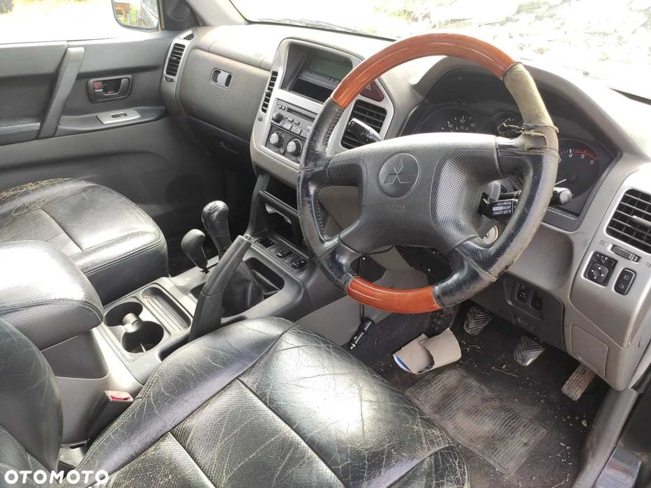 Mitsubishi Pajero 3.2 did Anglik Sławsk