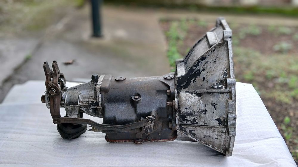 Vendo caixa de velocidades para Opel Rekord D