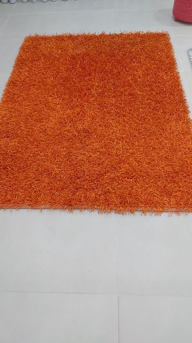 Tapetes em bom estado e banco