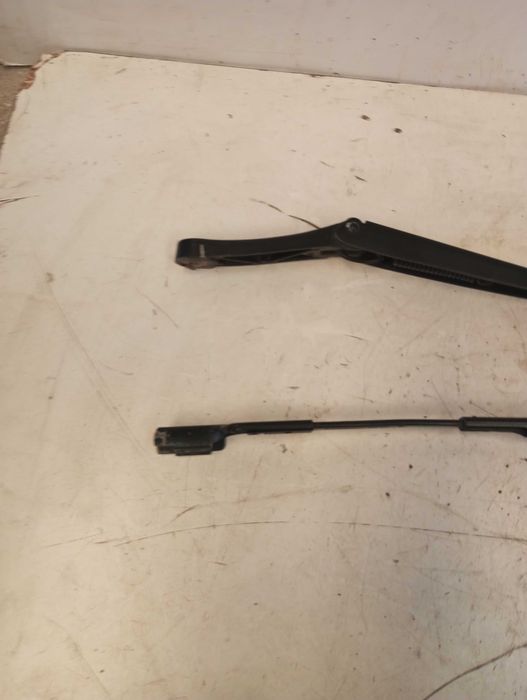 Par Hastes / Braços Limpa-Vidros Frente VW Scirocco – Originais