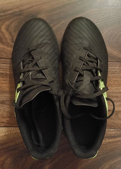 Piłkarskie buty do piłki nożnej na orlik