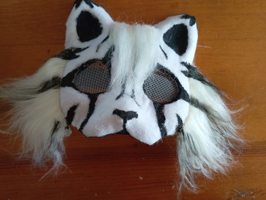 Maska therian kot biało czarna