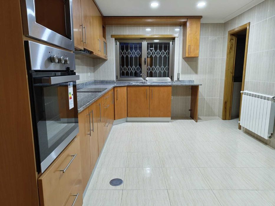 Arrendo Apartamento T2 em Bragança - Rua Abade Cicouro