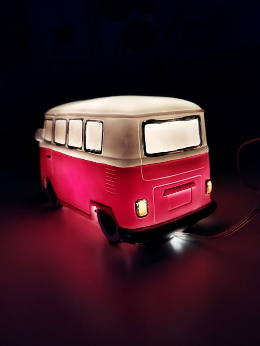 Lampka nocna Volkswagen Bus T1 Ogórek transporter Markslojd Sweden Nostalgi VW T1 Lampa stołowa unikat retro vintage classic cult bullik