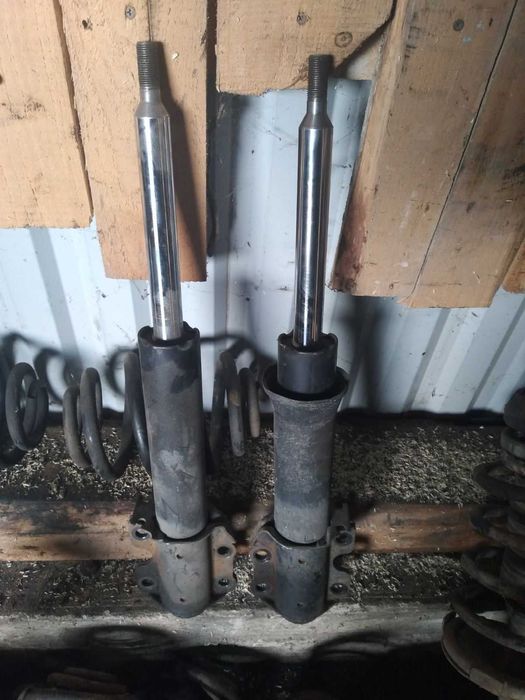 Амортизатори передні Мерседес Спрінтер 901-903