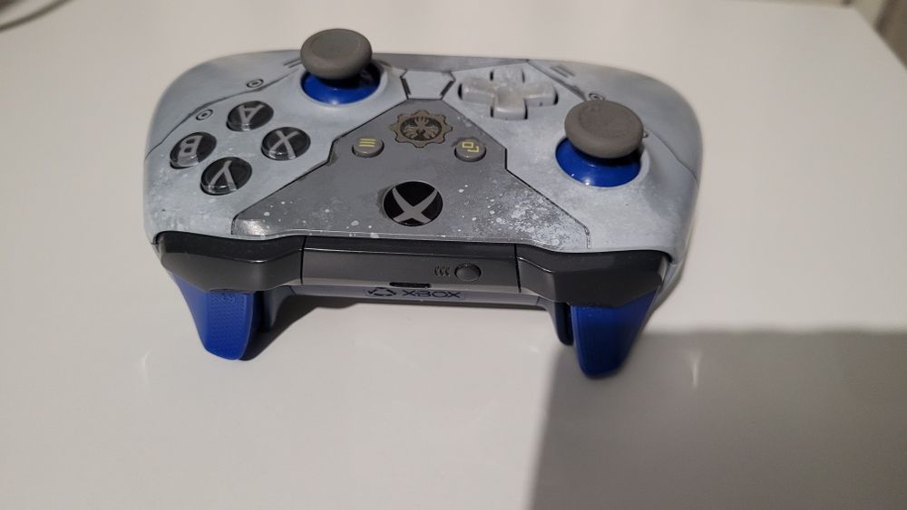 Oryginalny Pad Xbox One S limitowany Gears Kait Diaz