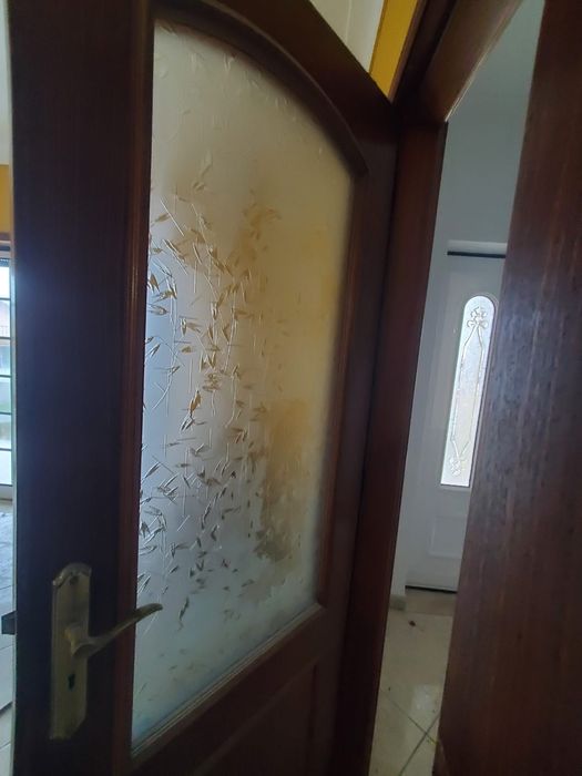 Porta dupla de madeira  c/vidro