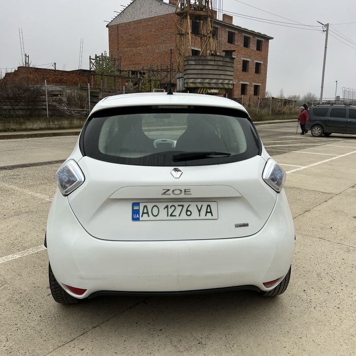 Renault zoe 41 kwt 2019. Запас ходу 300км