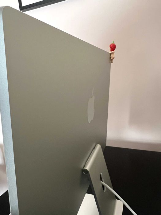 iMac APPLE Cinzento (24'' - Apple M3 8-core - RAM: 8 GB - 256 GB SSD - GPU 8-Core)