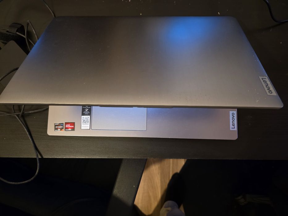 Portátil lenovo ryzen 7