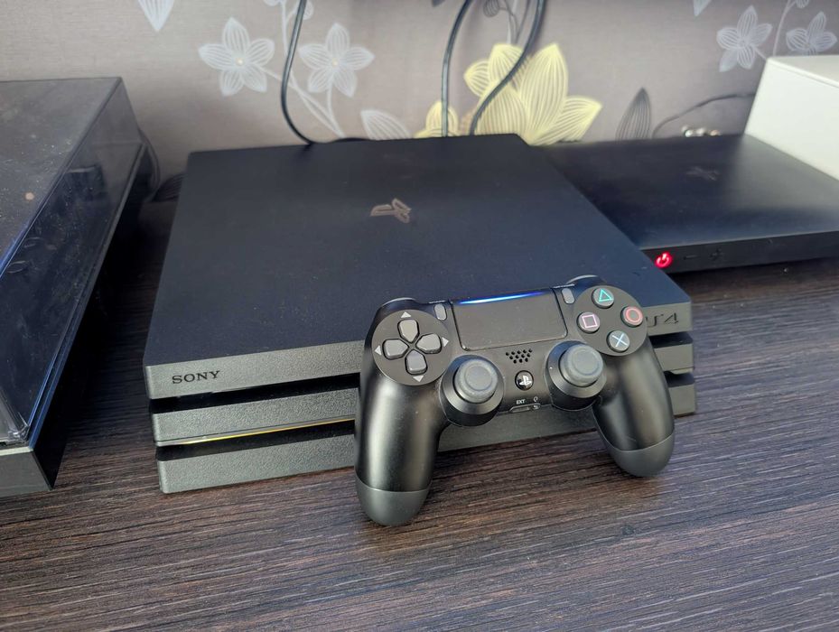 Playstation 4 Pro 1TB - PS4 Pro | 4k 120Hz - bardzo ładna + pad + gry