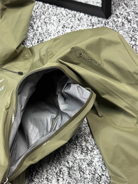 Водовідштовхуюча куртка Arcteryx Beta LT M,L,XL