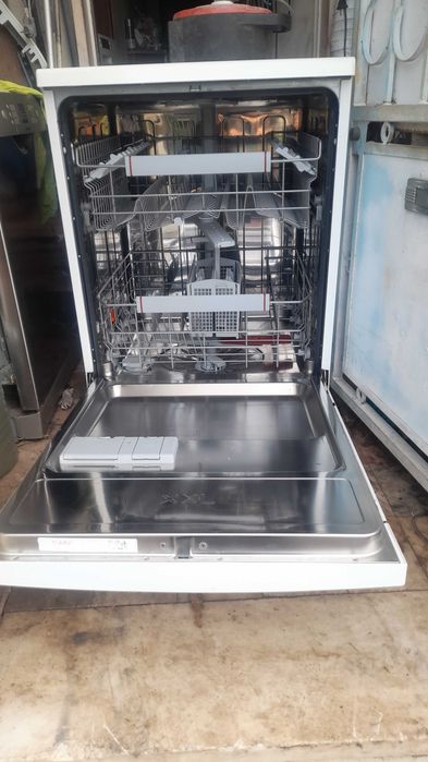 maquina de lavar loiça AEG XXL smi nova