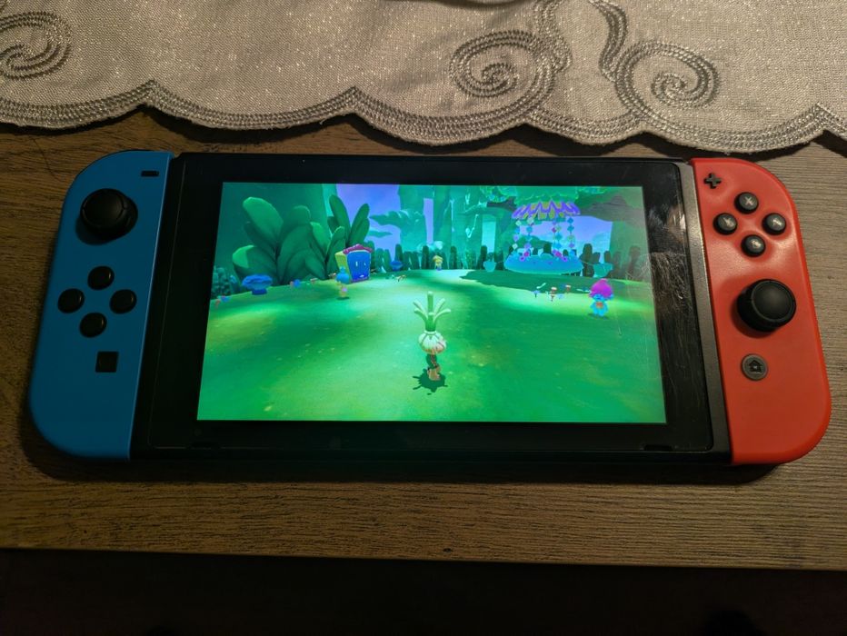 Nintendo Switch z kartą SD 128 Gb