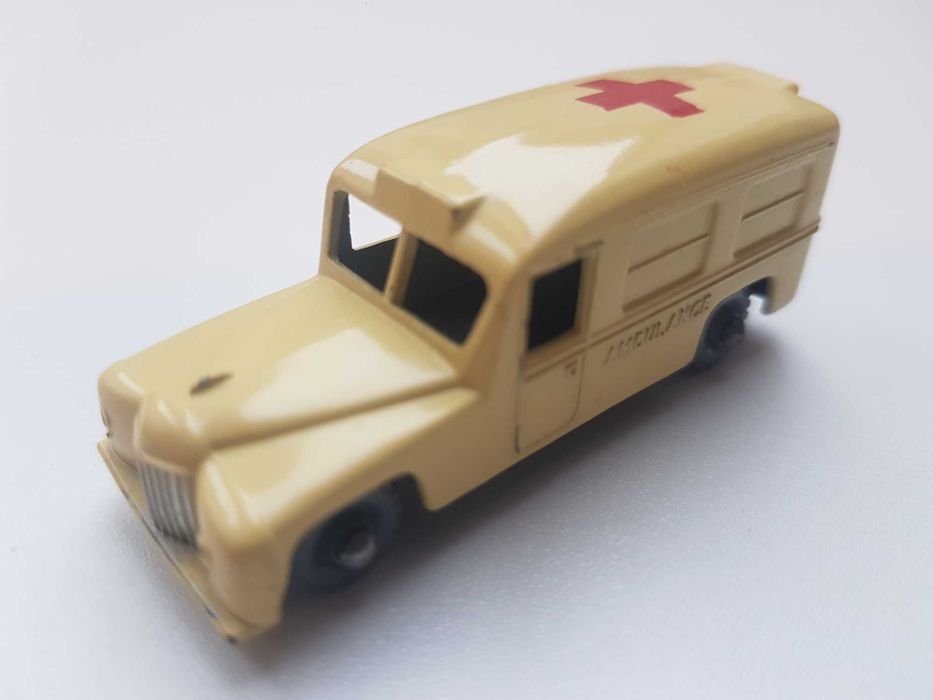 matchbox regular wheels nr 14 , Daimler Ambulance, 1958 r