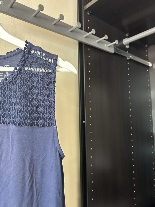 Top sem mangas azul com renda esmara