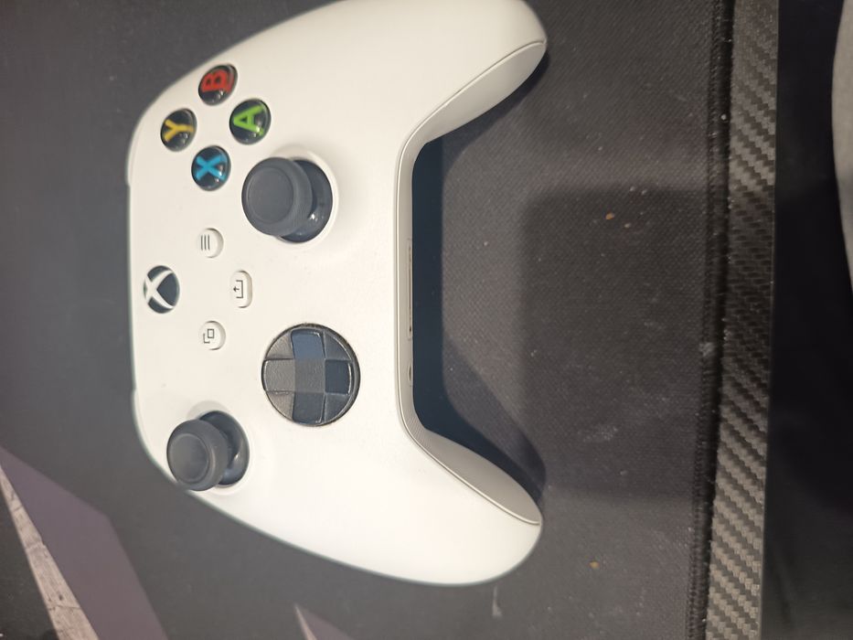 Xbox series s z 2 padami