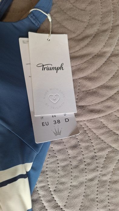 Kostium dwuczęściowy Triumph koszulka i majtki 38D