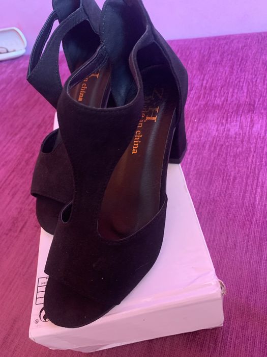 Buty letnie na obcasie