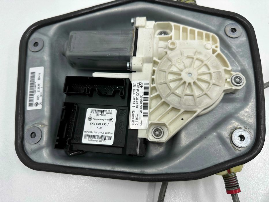Elevador Frente Direito / Esquerdo - Volkswagen Scirocco (2010)