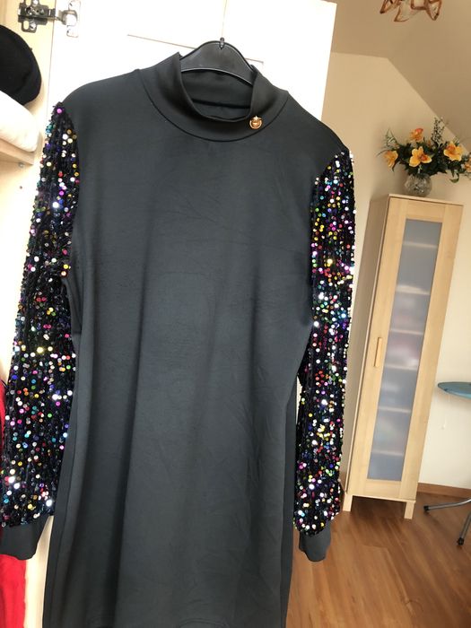 Elegancka sukienka z cekinami