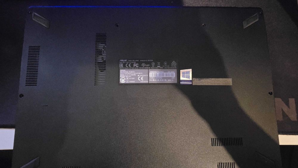 Portatil Asus VIVOBOOK A560U