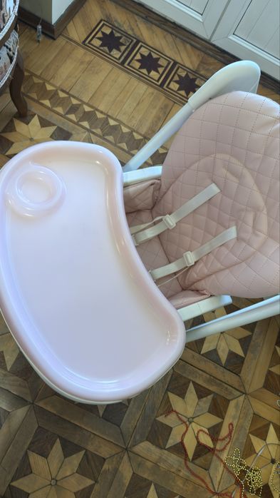 Стільчик для годування