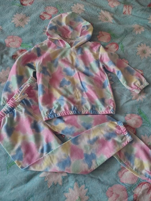 Костюм  104-110см для дівчинки