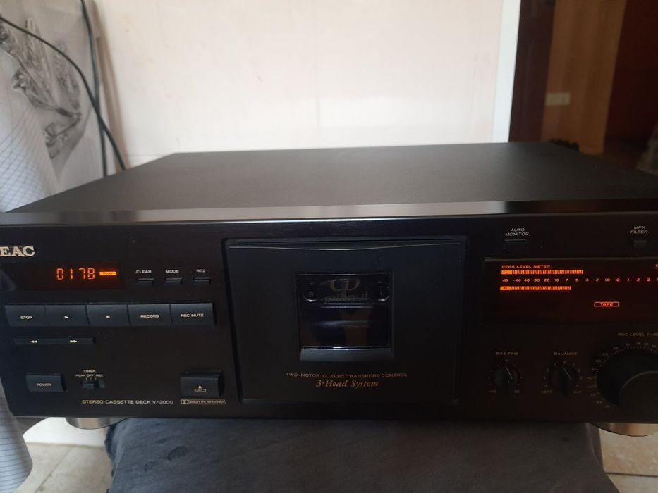 Кассетная дека TEAC V-3000