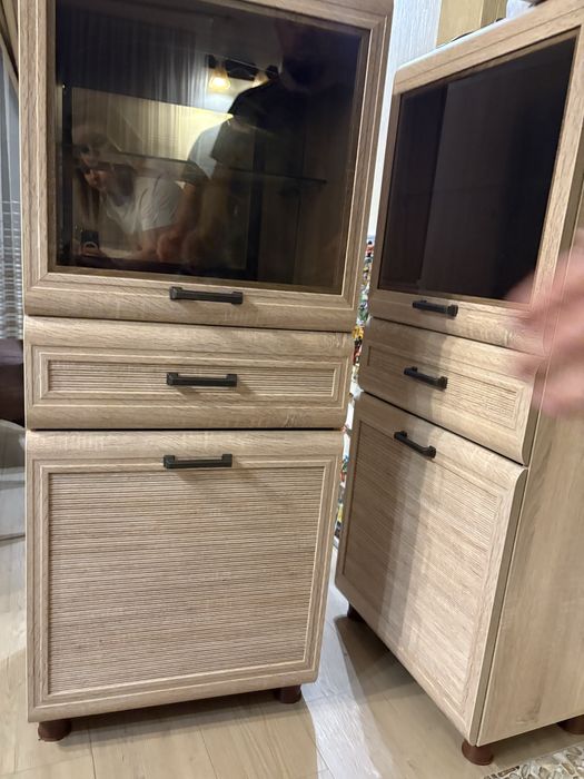 Барні тумбочки для вітальні