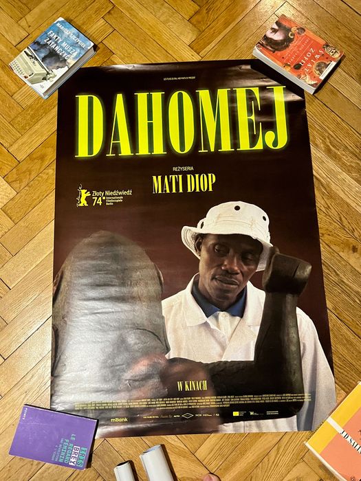 Plakat do filmu Dahomej reż. Mati Diop
